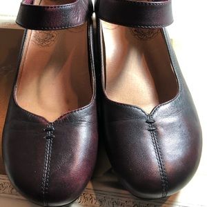 Taos Footwear - Samba 2 Leather Upper in Dark Cherry -Womens Size US 8.5/EUR 39